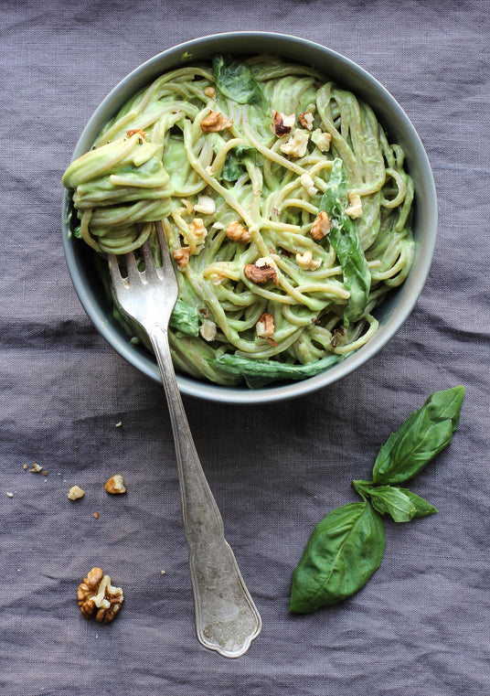 Avocado-Soße mit Nudeln