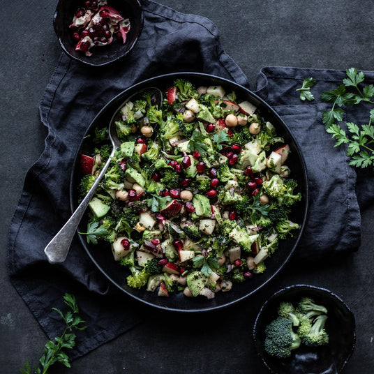 Brokkoli-Salat mit Kichererbsen