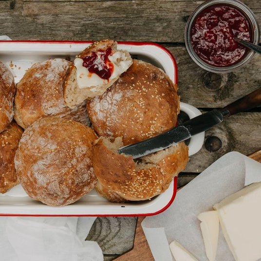 Sesam-Vollkornbrötchen