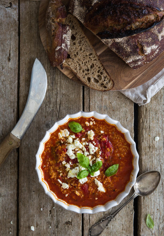 Tomatensuppe mit Bulgur und Feta