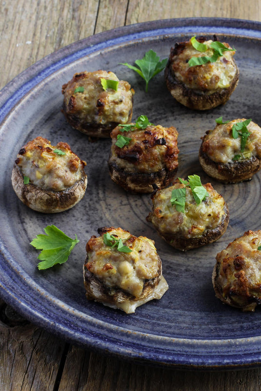 Überbackene Champignons mit Fleisch
