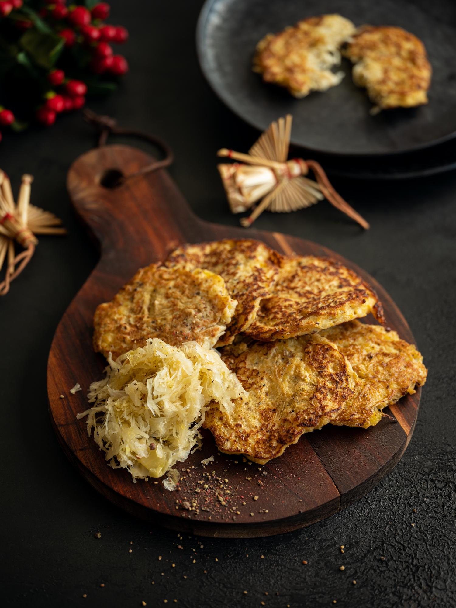 Kartoffelpuffer mit Sauerkraut