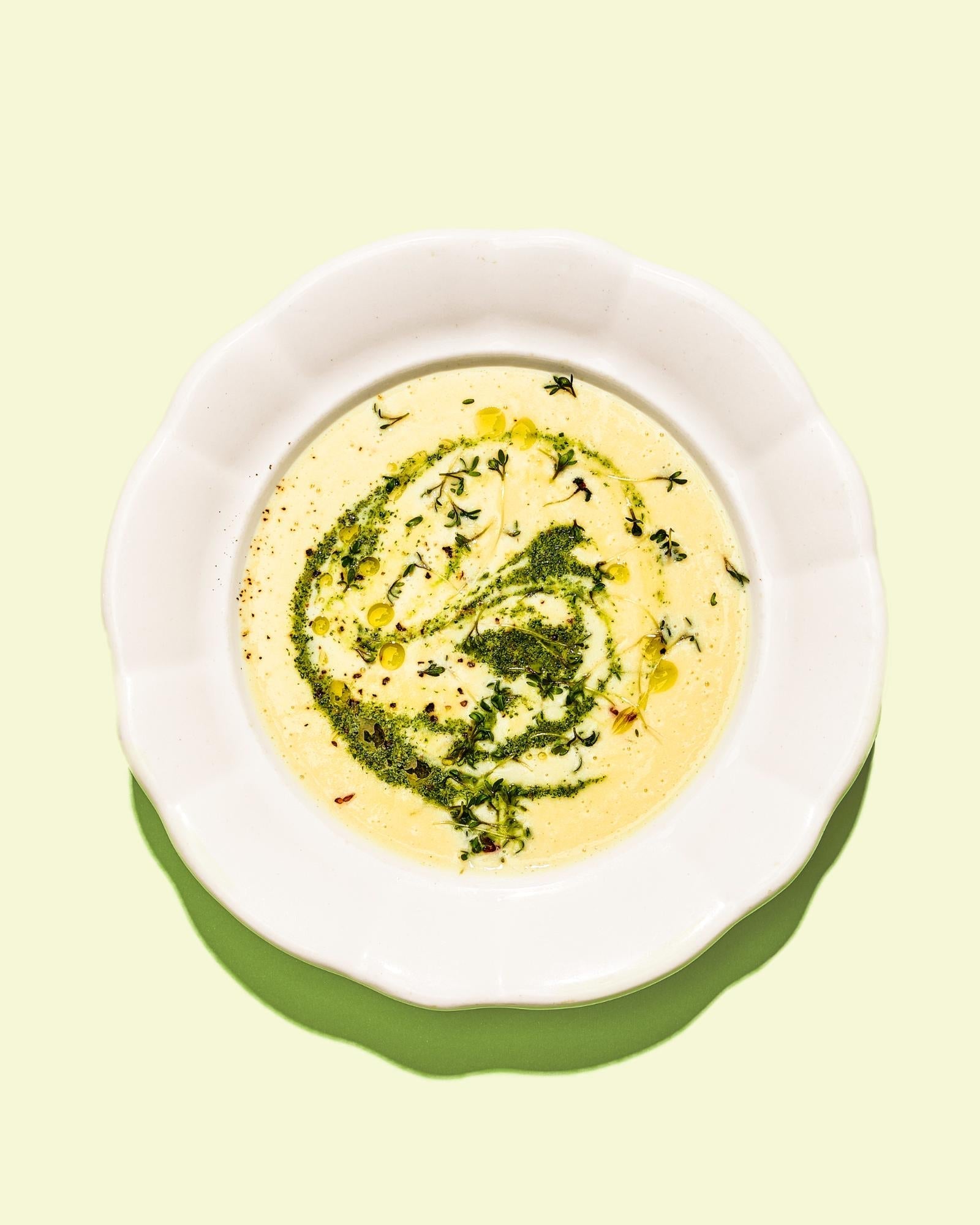 Kartoffelcremesuppe mit Kresenpesto
