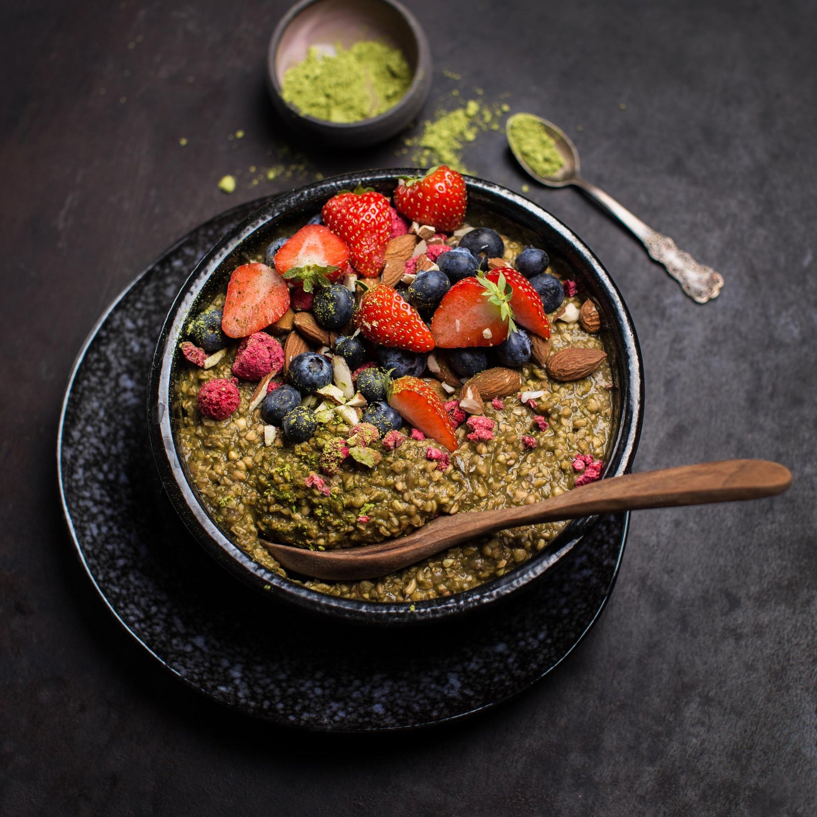 Buchweizenbrei mit Matcha-Tee