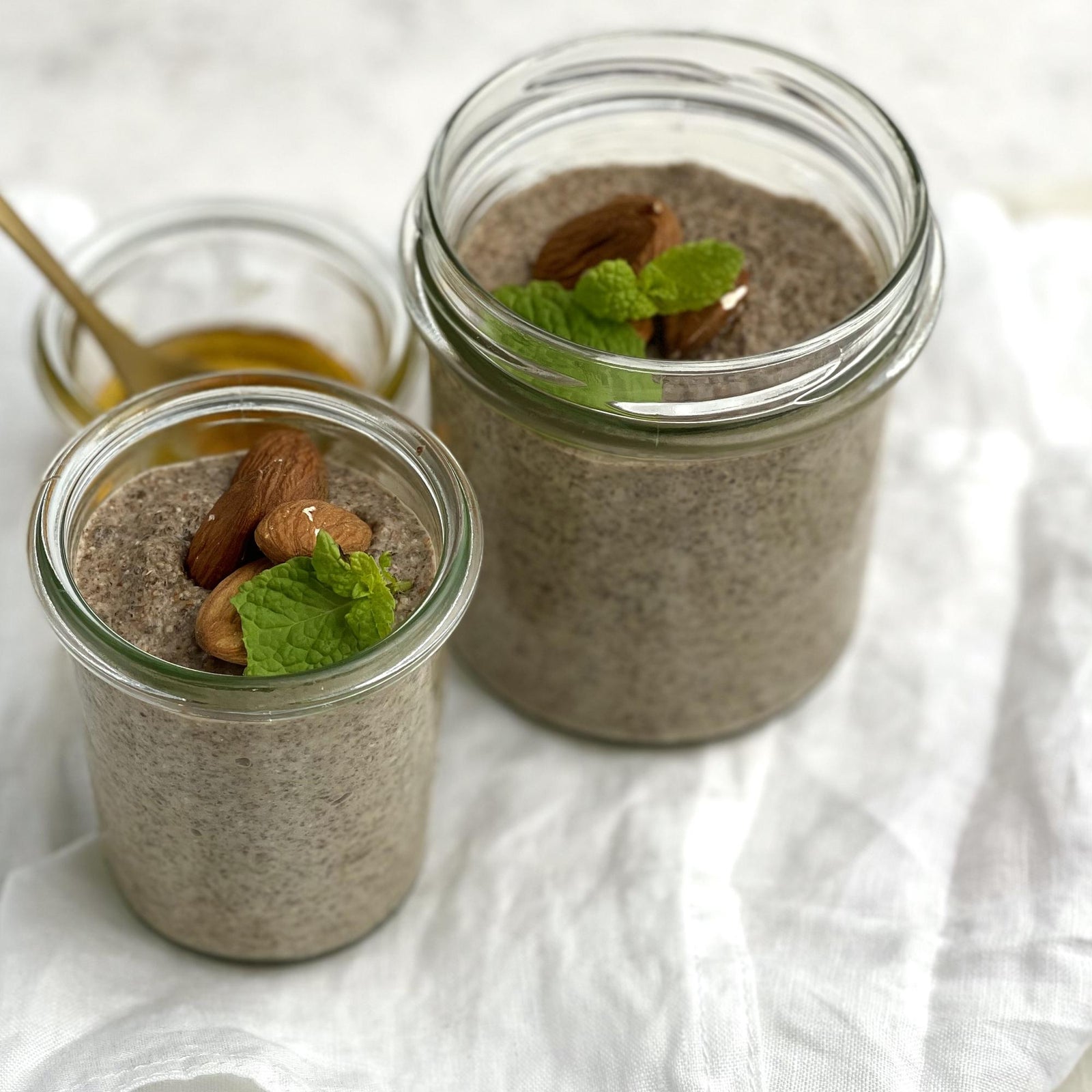 Chia-Frühstück mit Mandeln