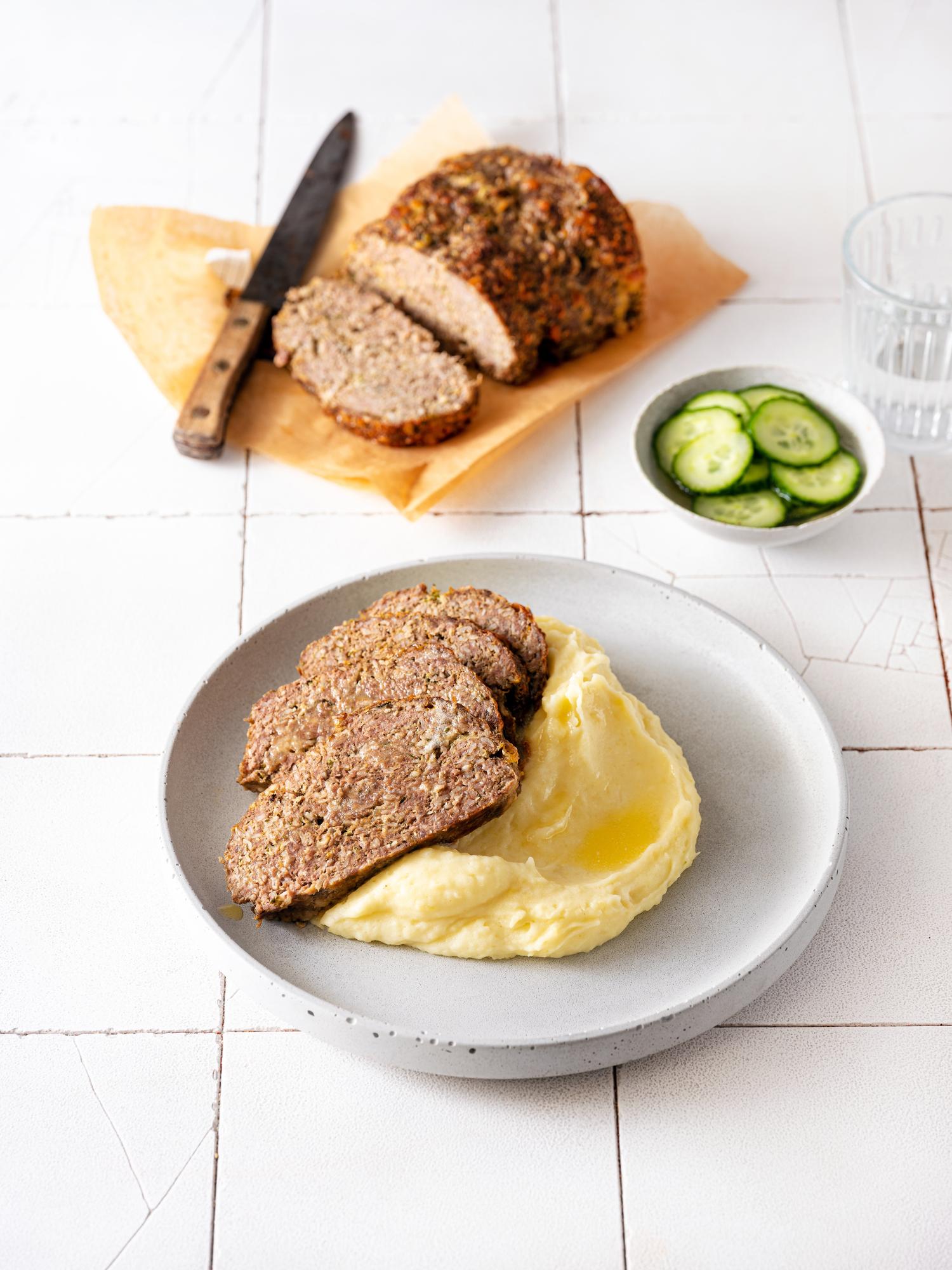 Zucchini-Hackbraten mit Kartoffelpüree
