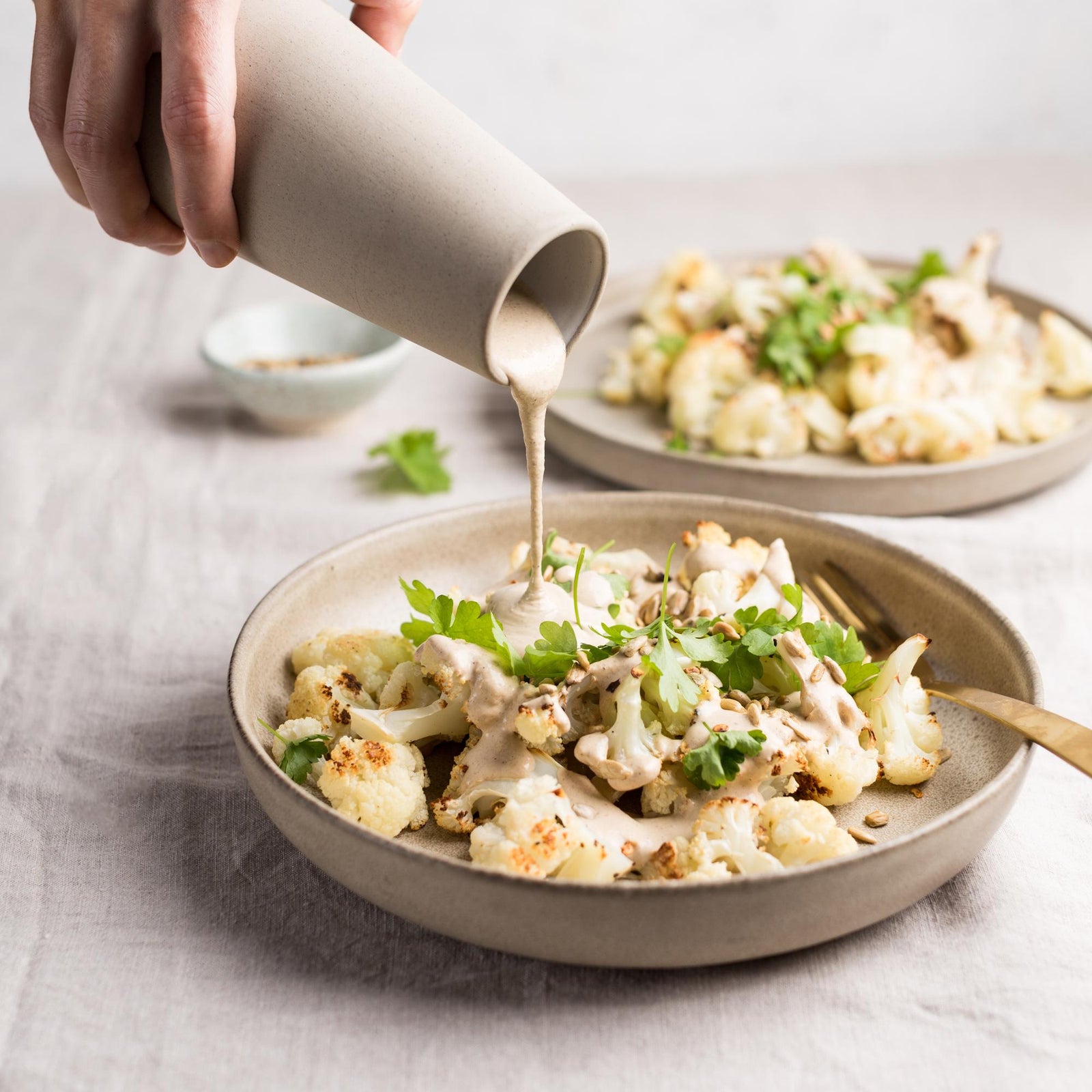 Gebackener Blumenkohl mit Tahini-Sauce