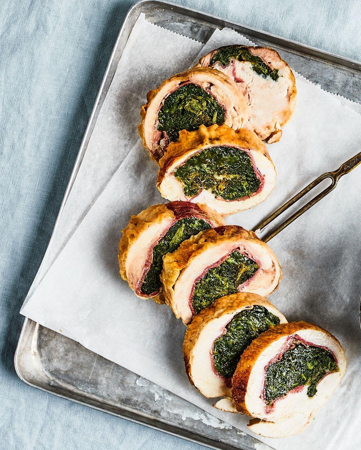 Hähnchenroulade mit luftgetrocknetem Schinken, Parmesan und Spinat