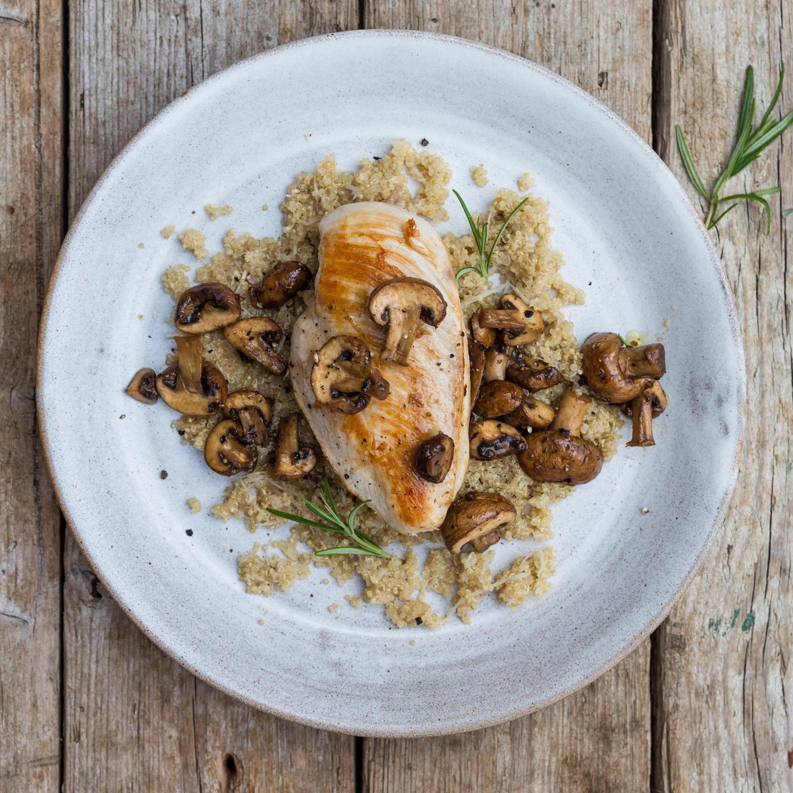 Hähnchenbrustfilet mit Meerrettich-Quinoa und Pilzen