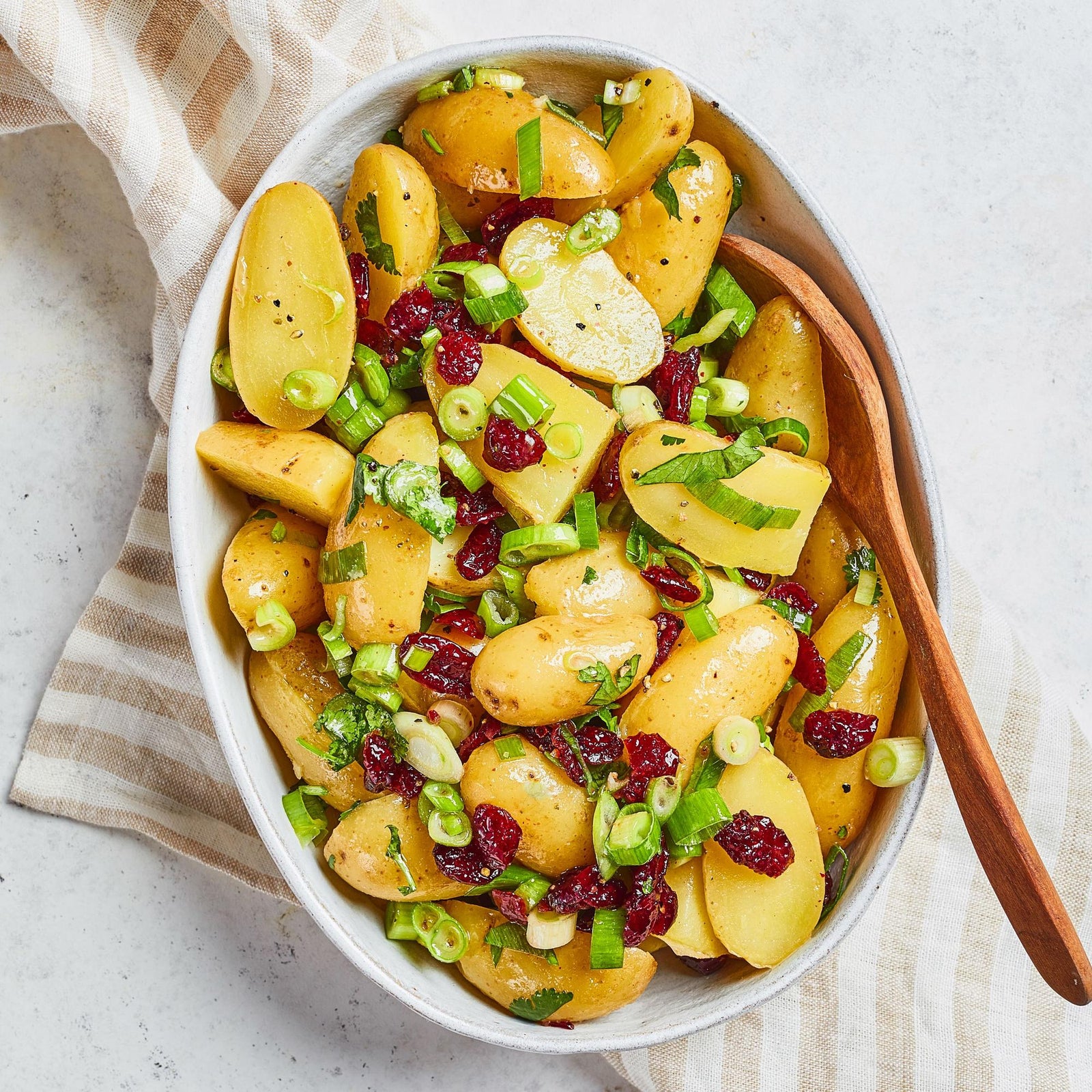 Kartoffelsalat mit Preiselbeeren