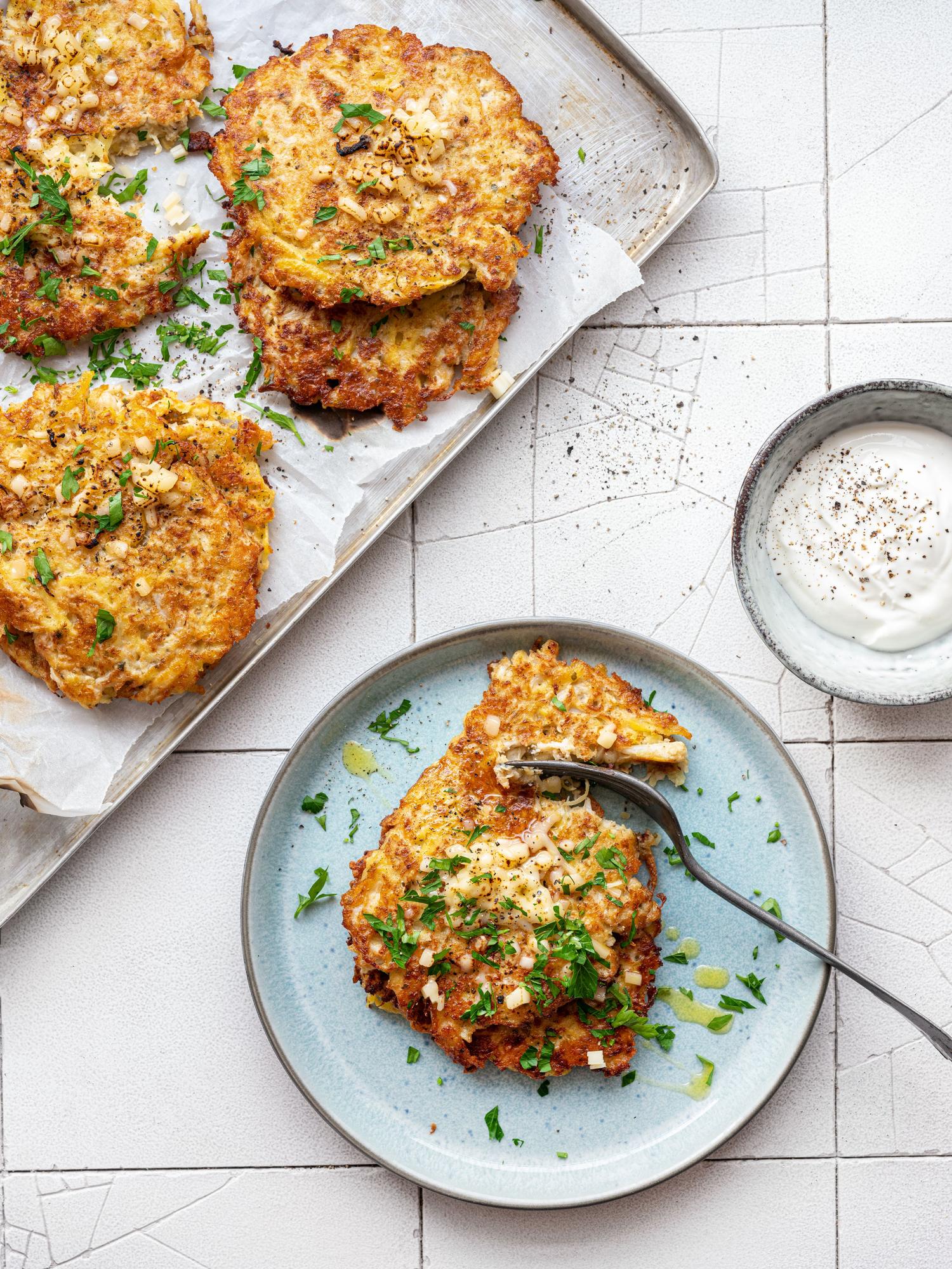 Blumenkohl-Kartoffelpuffer mit Käse
