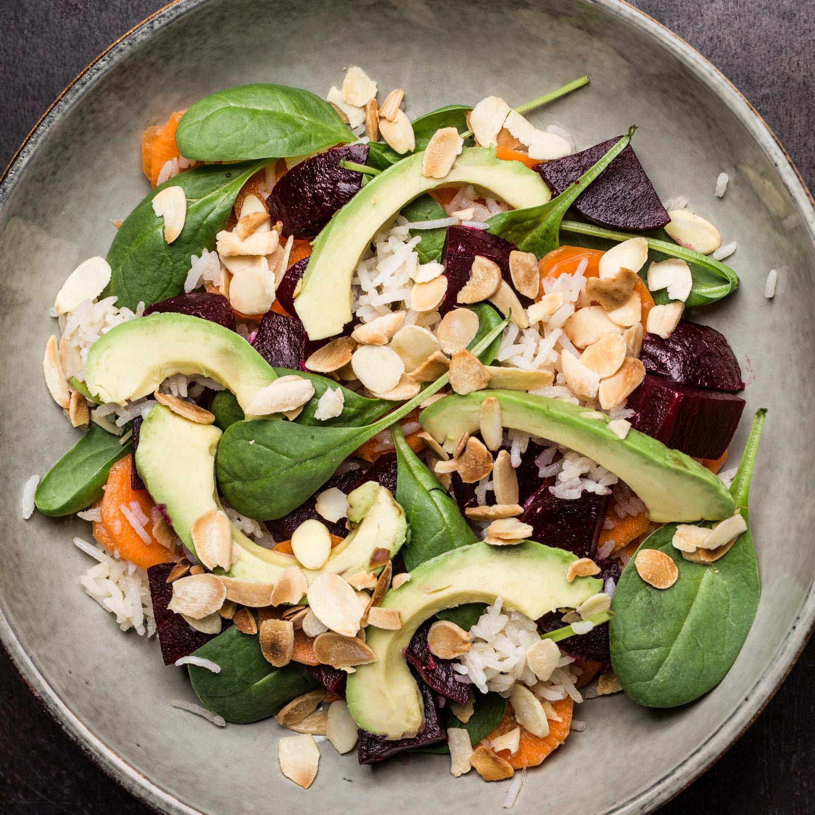 Reissalat mit süß-saurem Dressing und Roter Bete