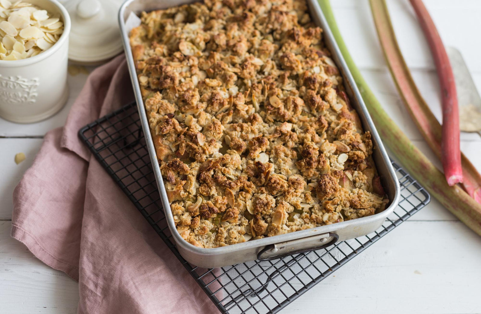 Rhabarberkuchen mit Streuseln