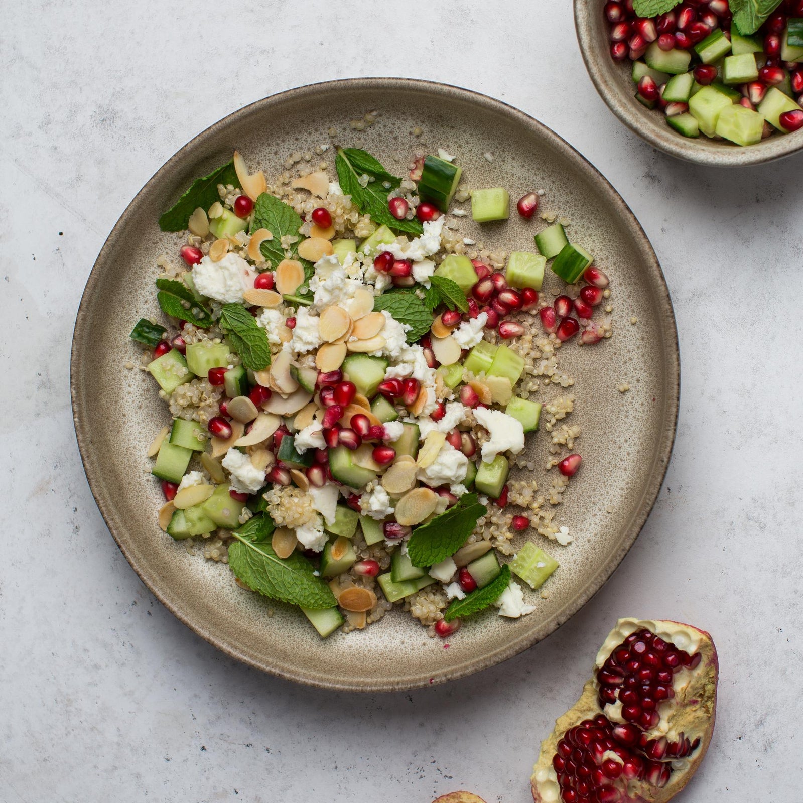 Salat mit Quinoa, Feta und Granatapfel