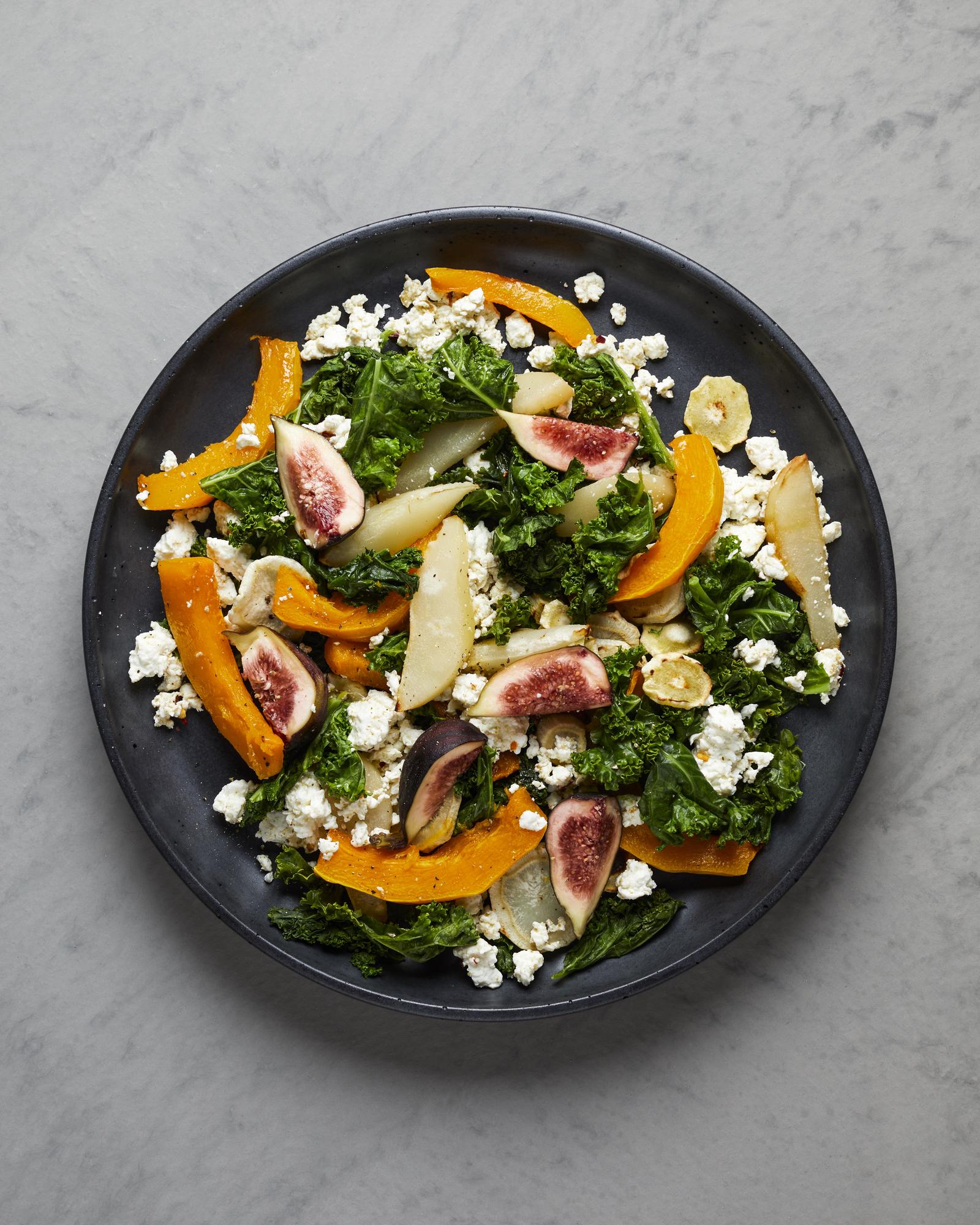 Salat mit geröstetem Kürbis, Birnen und Feigen