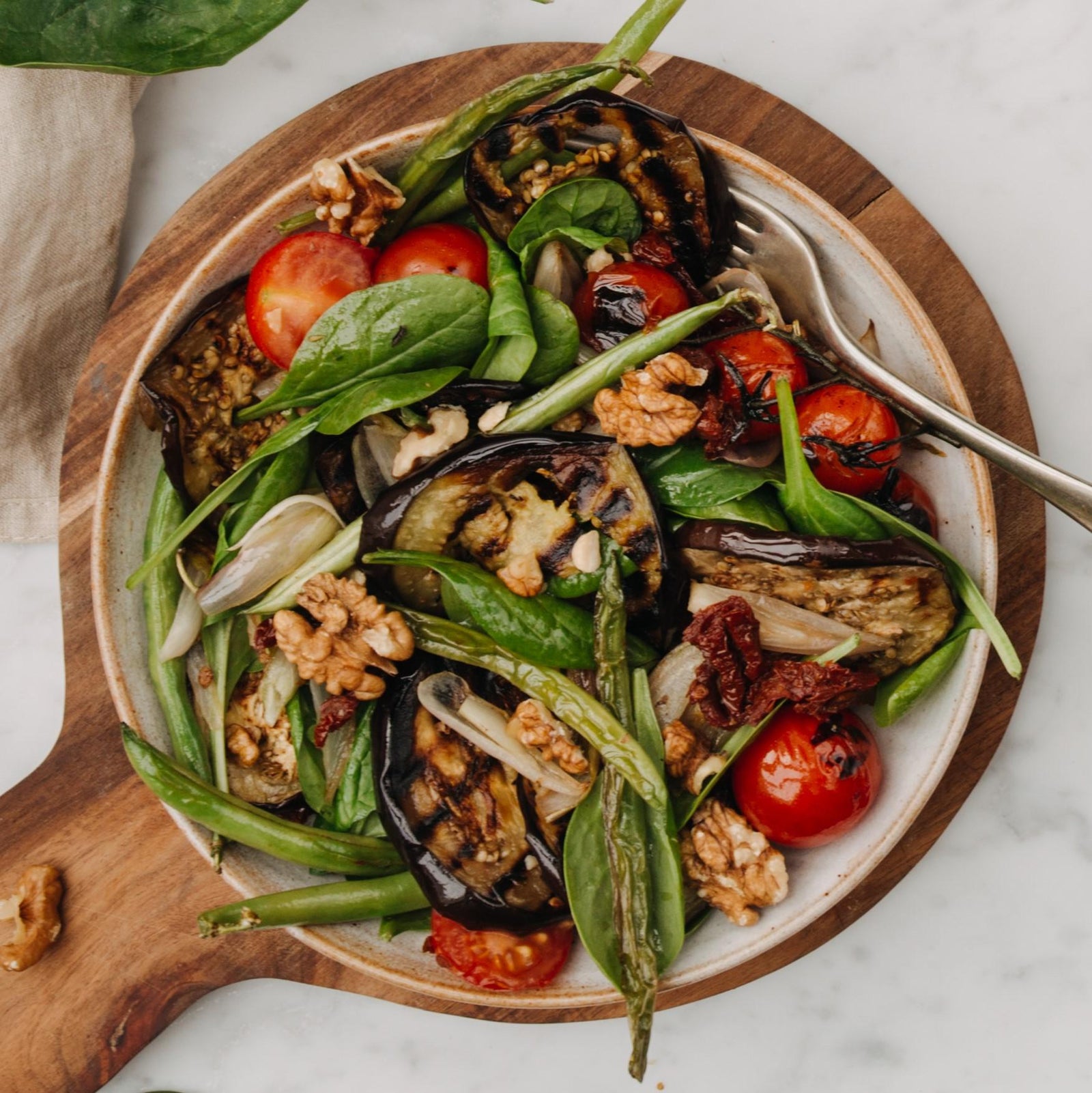 Salat mit gerösteter Aubergine