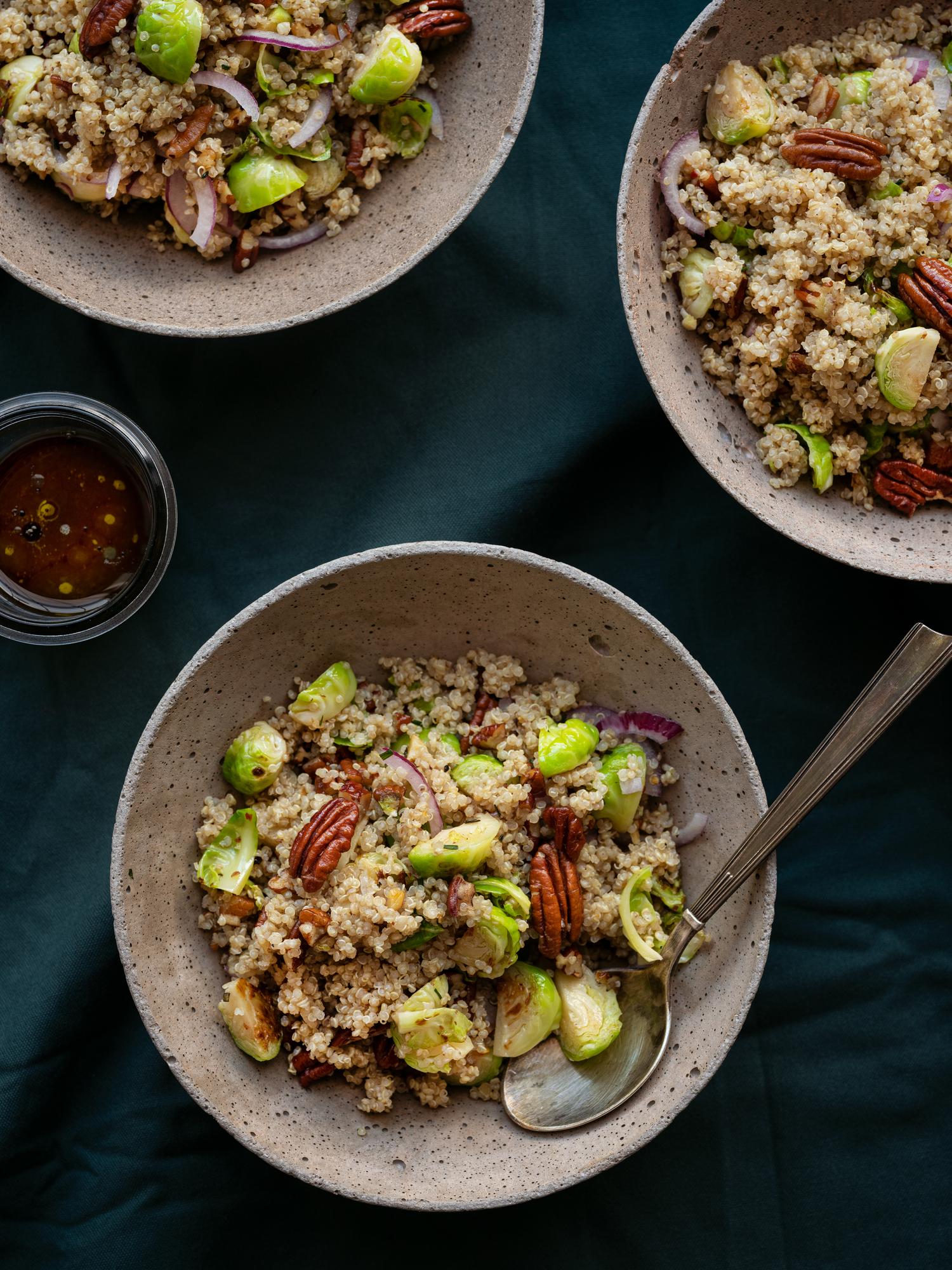 Salat mit Rosenkohl und Pekannüssen