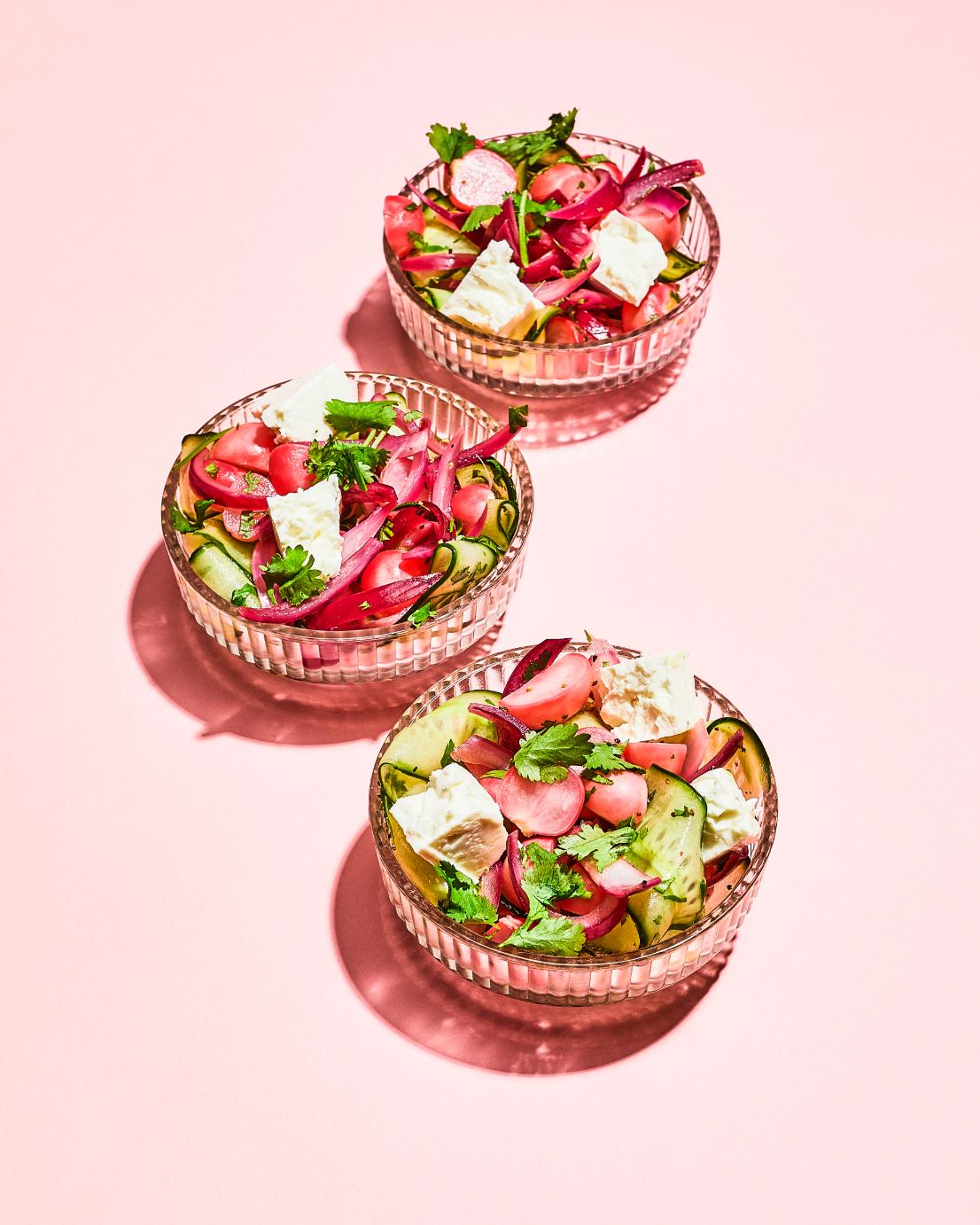 Salat aus eingelegten Radieschen mit Feta-Käse