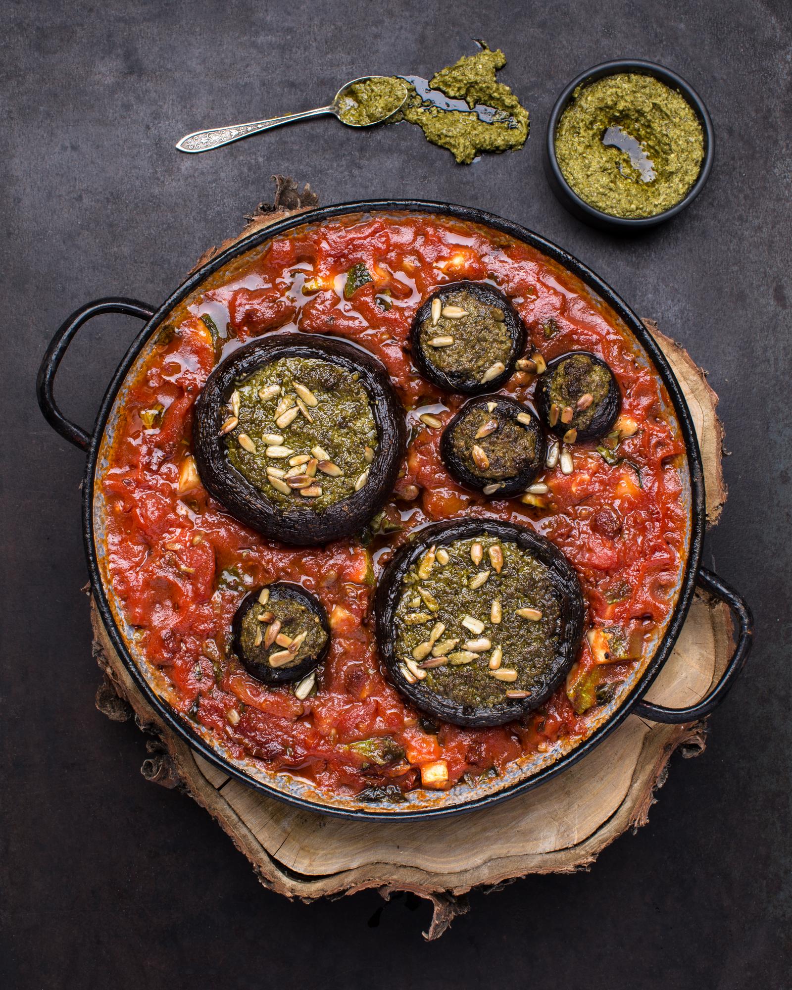 Champignons in Tomatensauce