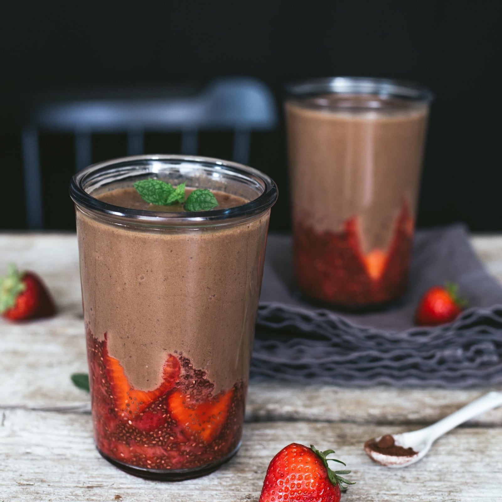 Schokoladen-Smoothie mit Erdbeeren