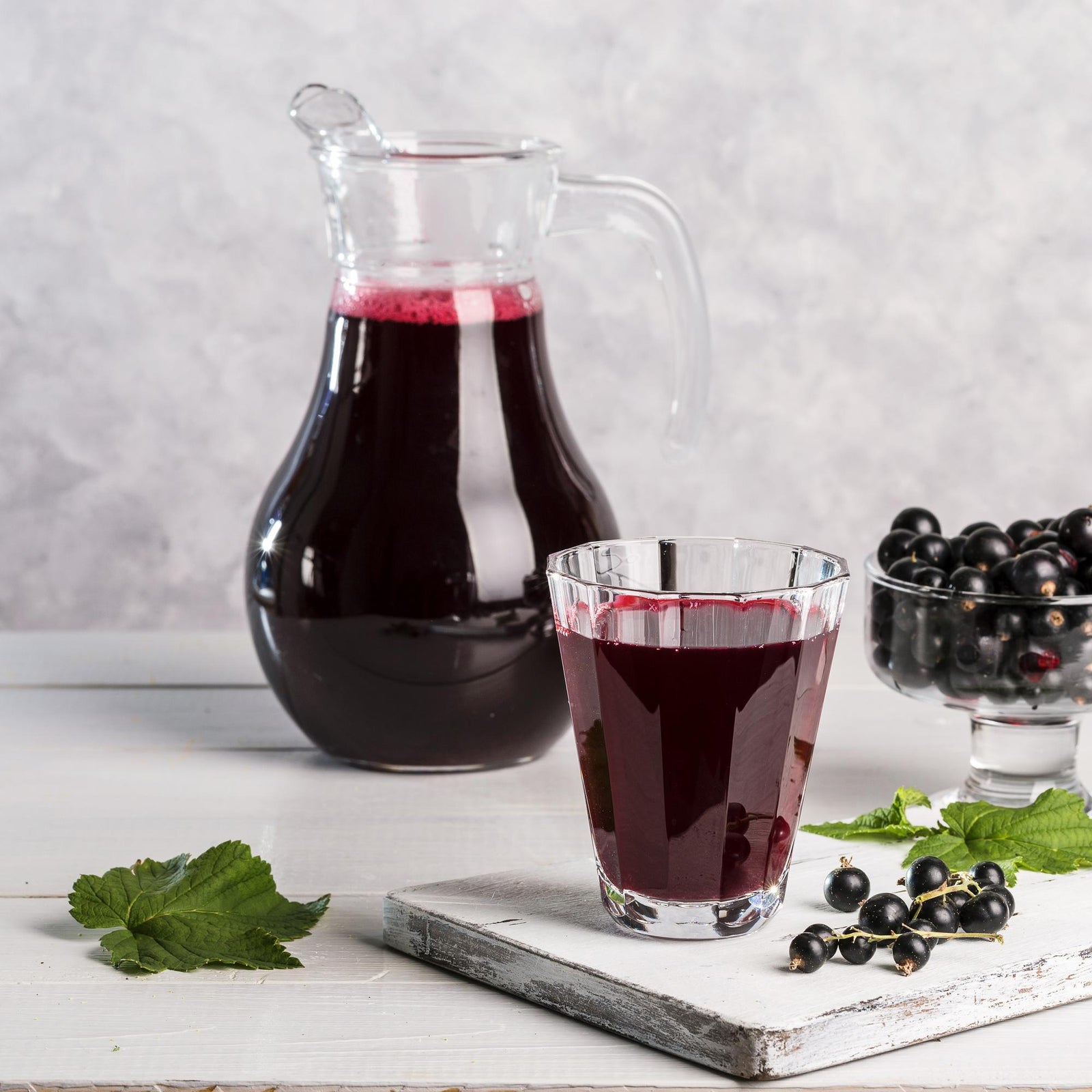 Schwarzer Johannisbeer-Sirup
