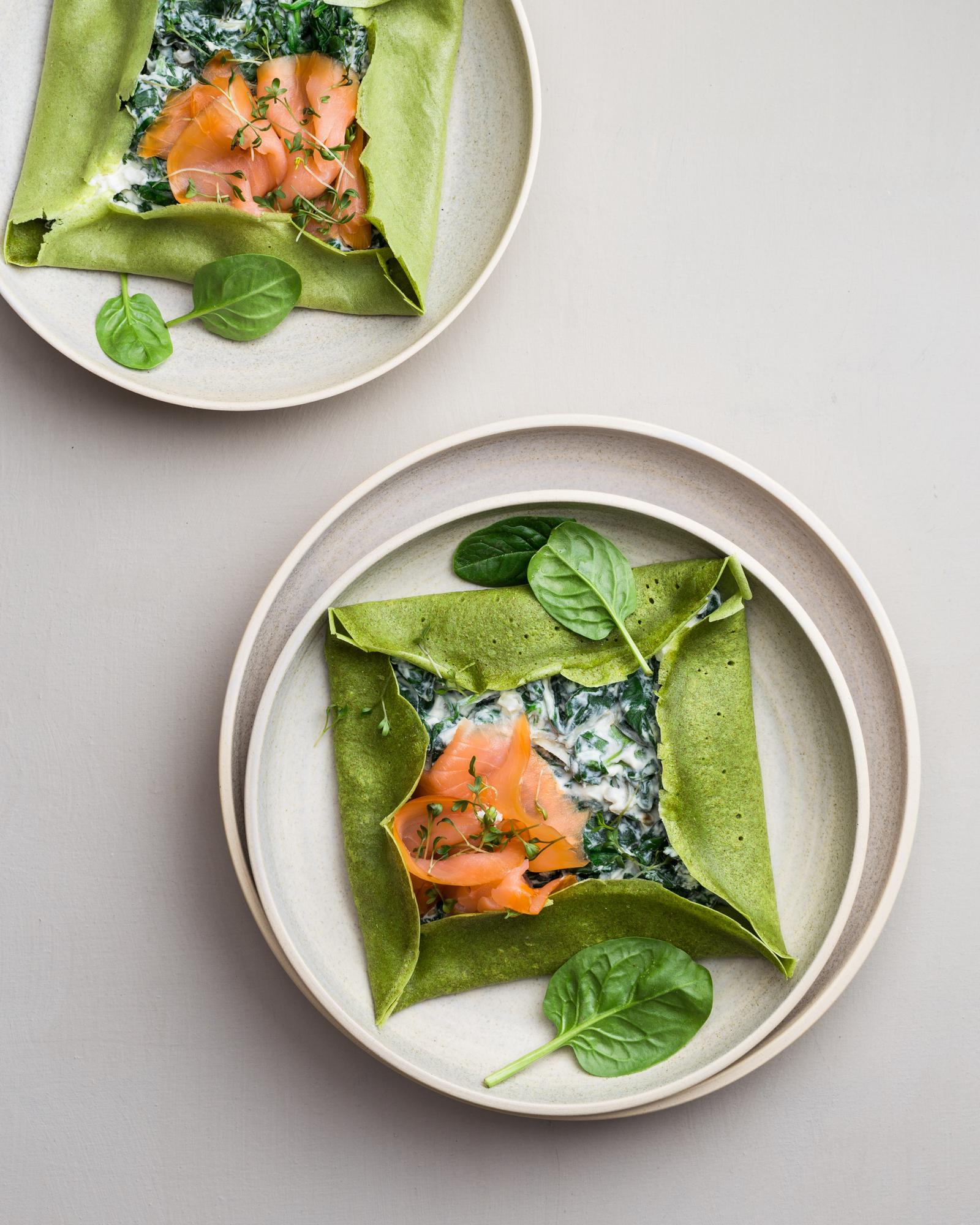 Spinat-Crêpe mit Ricotta und Lachs
