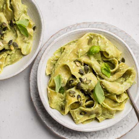Vollkornnudeln mit Avocado-Sauce