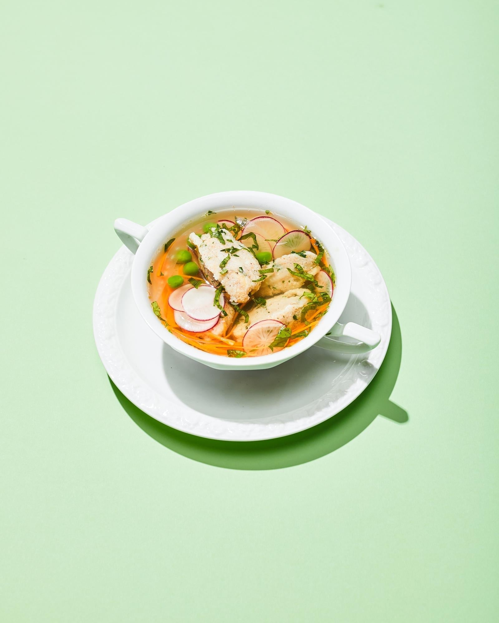 Gemüsesuppe mit Käsenocken