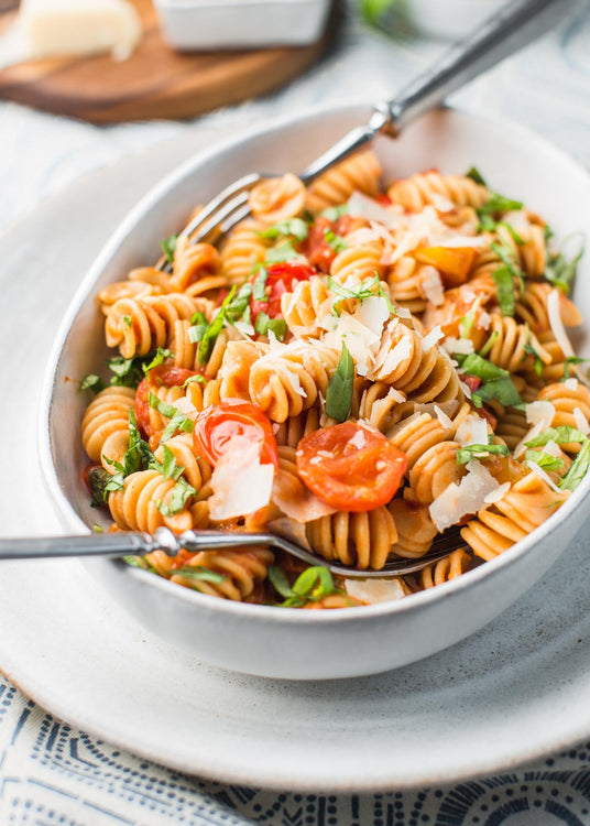 Nudeln mit Tomaten